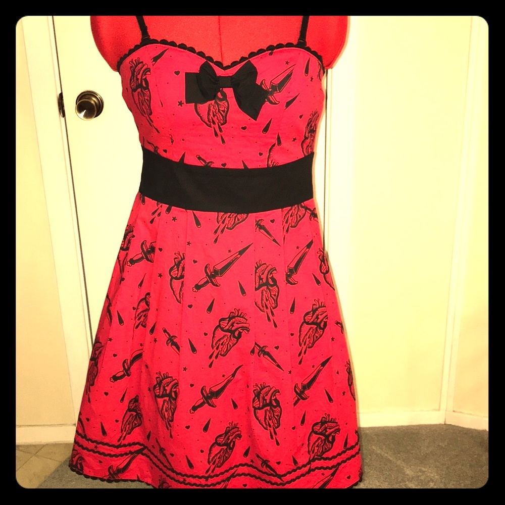 Adorable Sourpuss heart dress❤️